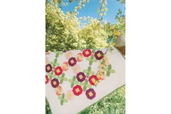 Alice’s Wonderland Sampler 100 Quilt Blocks Book
