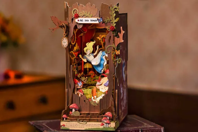 Arcade Dating Book Nook Kit