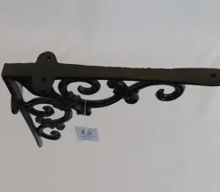 Black Iron Fleur-de-Lis Corner Shelf Bracket
