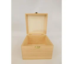 Cigar Box with Gold Latch – Medium