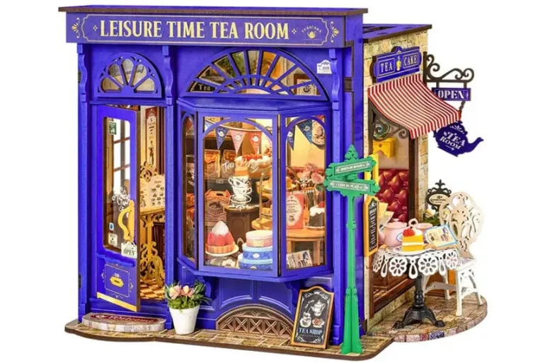 Elsa’s Tailoring Mini House Kit
