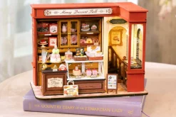 Elsa’s Tailoring Mini House Kit