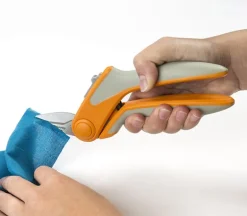 Fiskars® Easy A Countion Rag Quilt Snip For Tabletop Cutting (8″)
