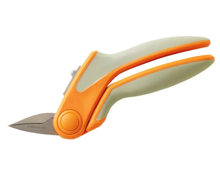 Fiskars® Easy A Countion Rag Quilt Snip For Tabletop Cutting (8″)