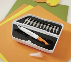 Fiskars Easy Change Detail Knife Kit (1 Case, 1 Handle, 11 Blades)
