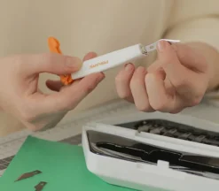 Fiskars Easy Change Detail Knife Kit (1 Case, 1 Handle, 11 Blades)