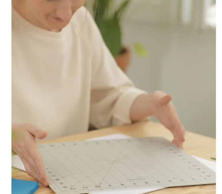 Fiskars Rotating Cutting Mat (14″ x 14″)