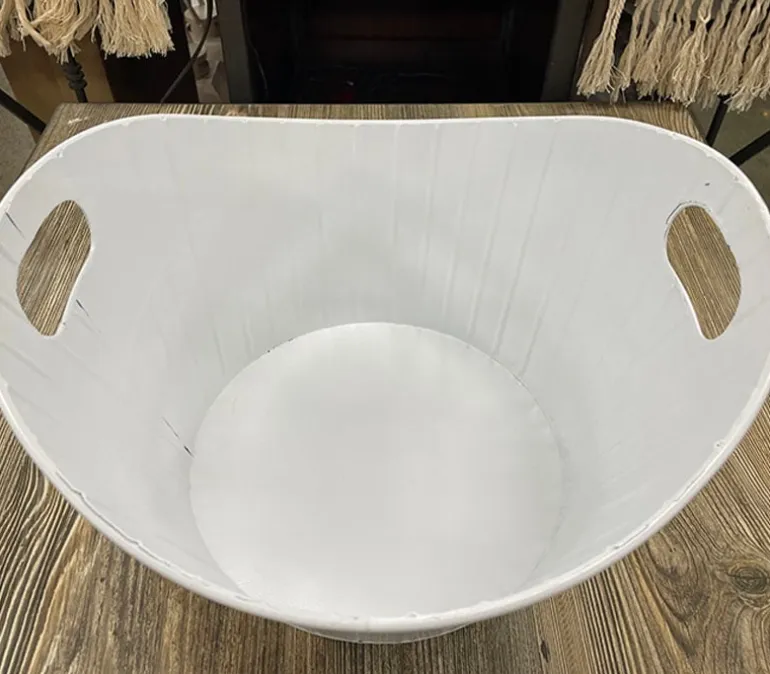 Galvanized Metal Bowed Bucket – White