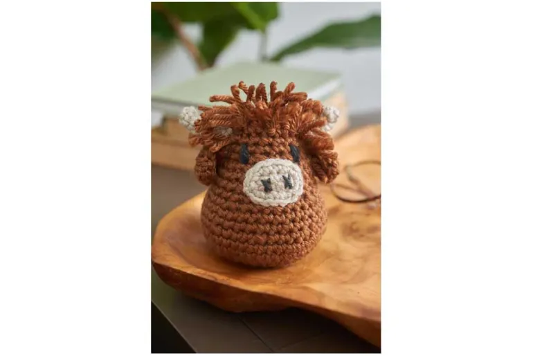 Highland Cow Grannysq Crochet Book #7922