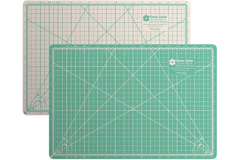 Lori Holt Cute Cuts Leaf/Latte 12-in x 18-in Cutting Mat