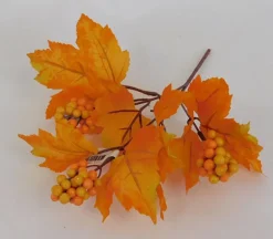 Pick – Maple Leaves With Berries – 12-inch
