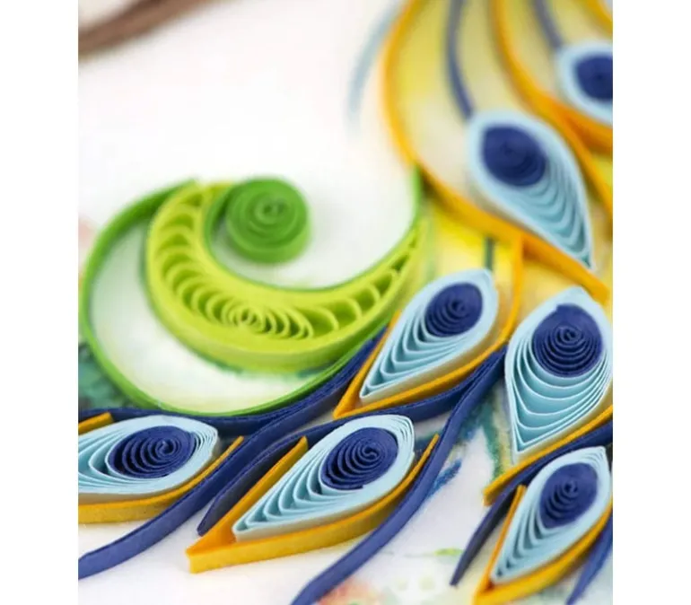 QuillingCard Quilled Greeting Card – Posing Peacock