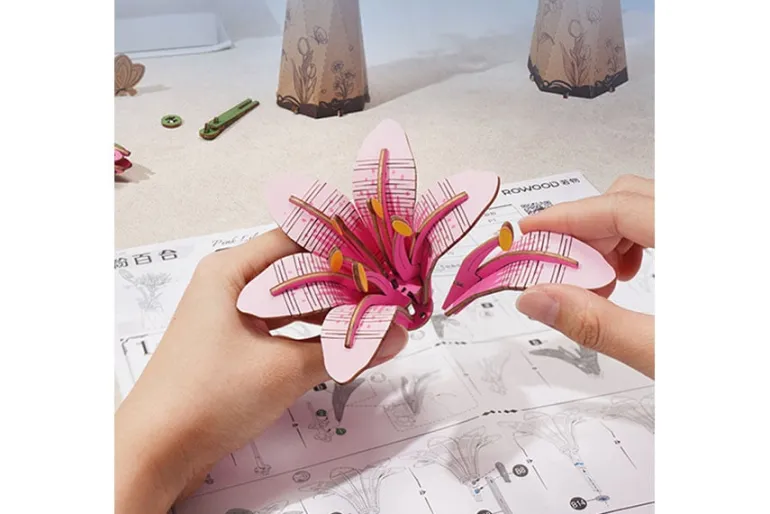 Robotime Rowood Wooden Bloom Craft – Red Camellia