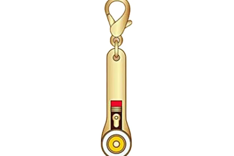Rotary Cutter Quilting Enamel Zipper Pull Charm