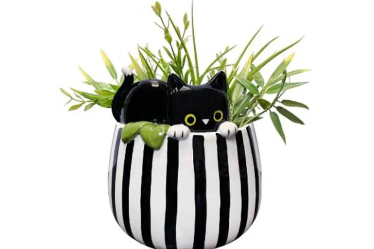 Streamline Peek A Boo Kitty Planter