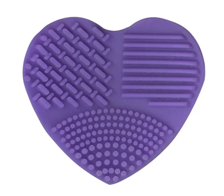 The Gypsy Quilter Wool Mat Cleaning Tool – 7-inches by 4 3/4-inches. TGQ135