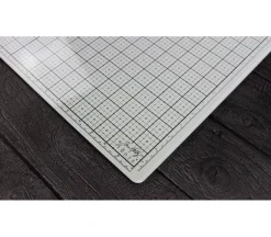 Tim Holtz Glass Studio Mat – White