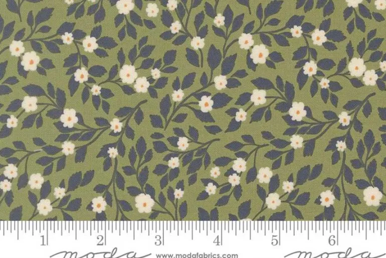 True Love Daydream Posies on Fern Green