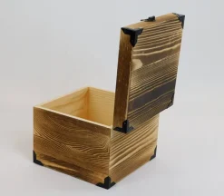Trunk with Metal Details – Small