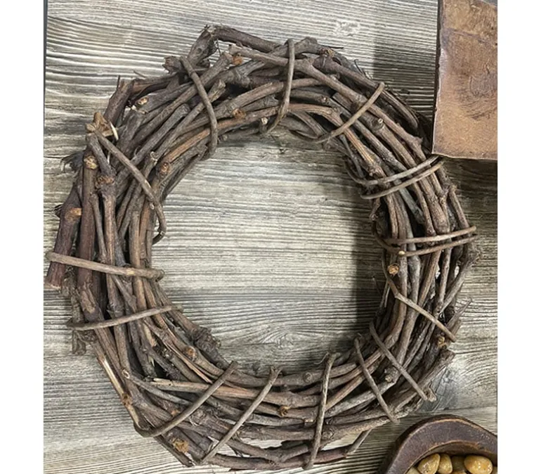 Wicker Wreath – 10-inch – Brown