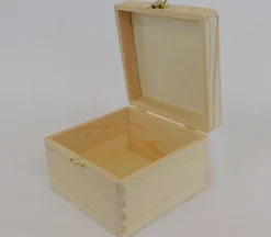 Wood Cigar Box with Gold Latch – Small