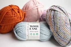 Wool-Ease Thick & Quick Super Bulky Acrylic Wool Yarn